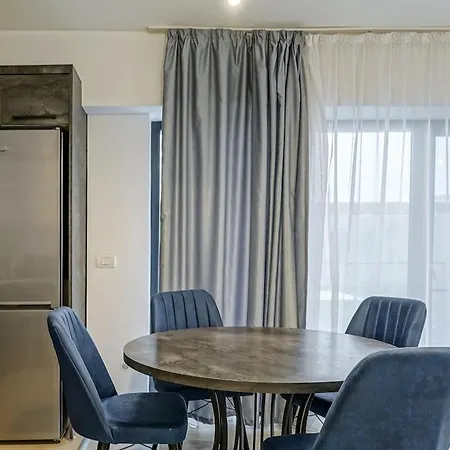 Charming Oasis דירה *